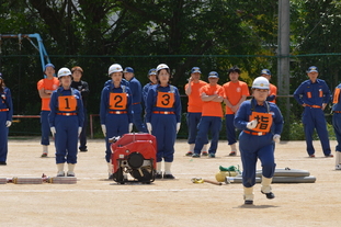 消防団ポンプ操法大会の写真1