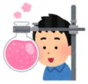 理科の実験している男の子